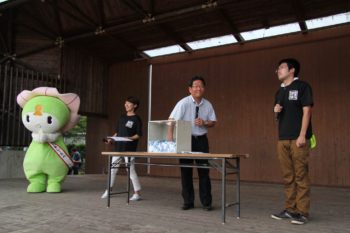 2017年8月13日に宍粟市山崎町で開催された「第30回山崎納涼夏祭り」のレポートです。「最多人数による腕組み乾杯」でギネス世界記録を達成しました！